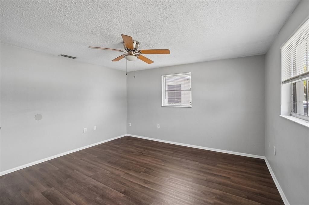 For Sale: $225,000 (3 beds, 2 baths, 1410 Square Feet)