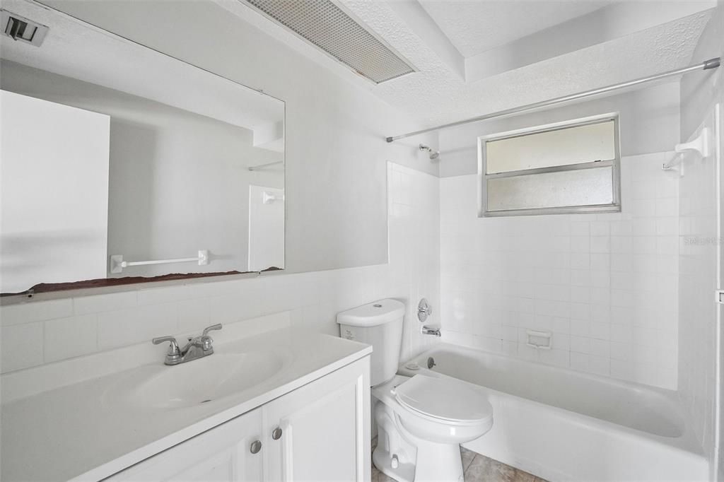 For Sale: $225,000 (3 beds, 2 baths, 1410 Square Feet)