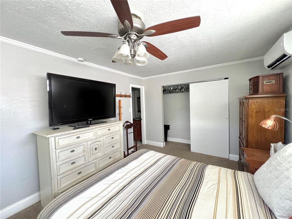 For Rent: $1,695 (1 beds, 1 baths, 650 Square Feet)