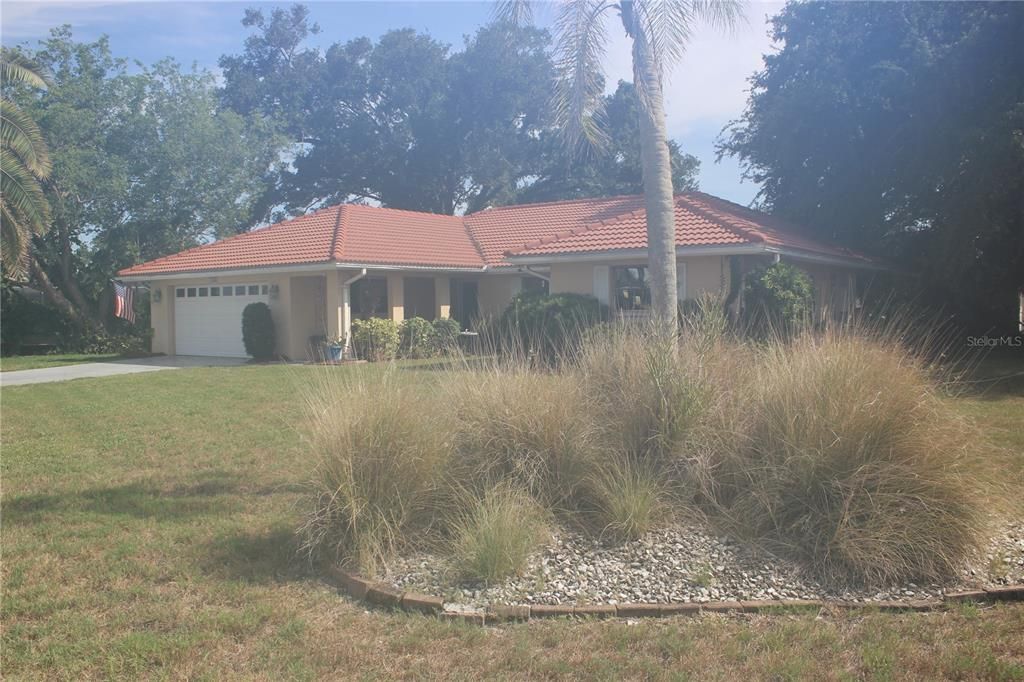 For Sale: $335,000 (3 beds, 2 baths, 2138 Square Feet)