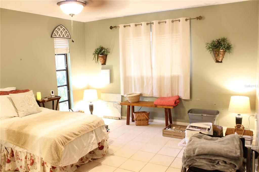 For Sale: $335,000 (3 beds, 2 baths, 2138 Square Feet)