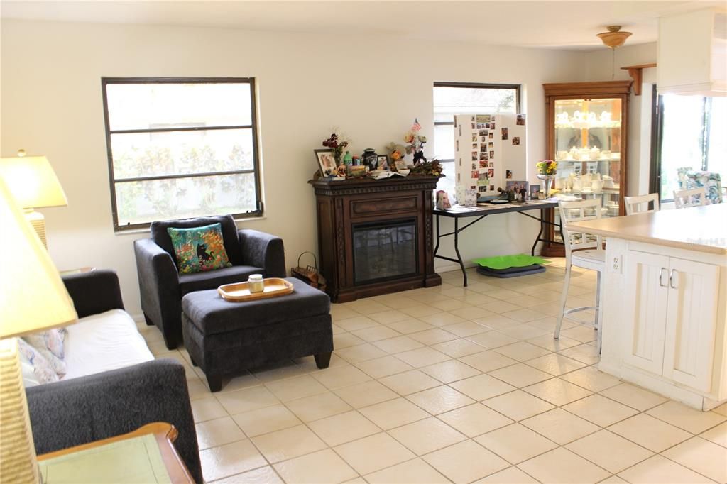 For Sale: $335,000 (3 beds, 2 baths, 2138 Square Feet)