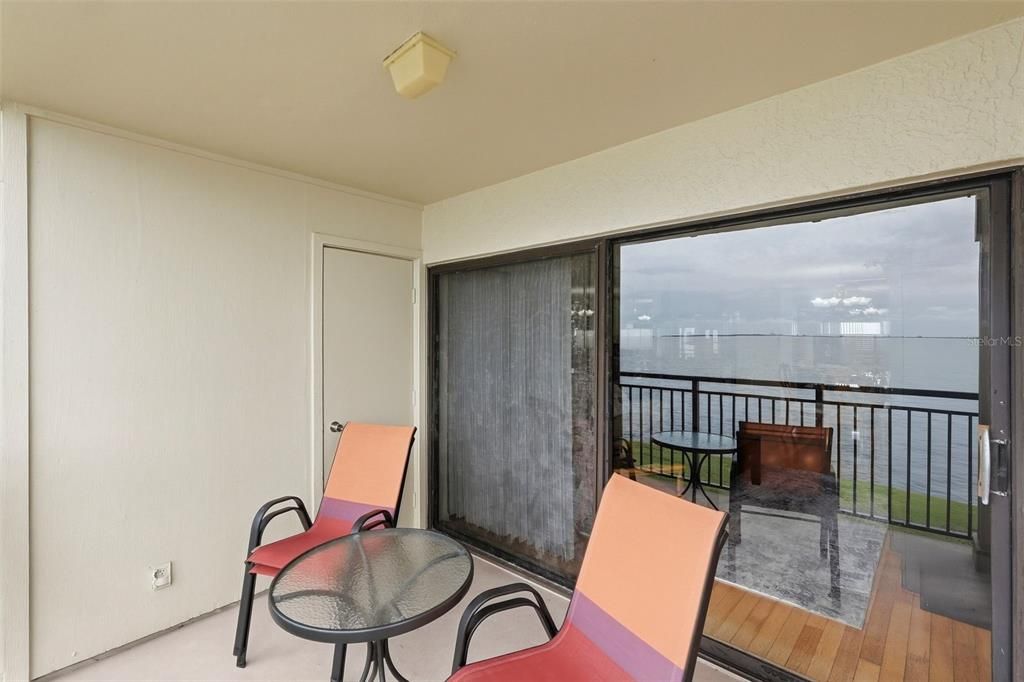 En Venta: $350,000 (2 camas, 2 baños, 915 Pies cuadrados)