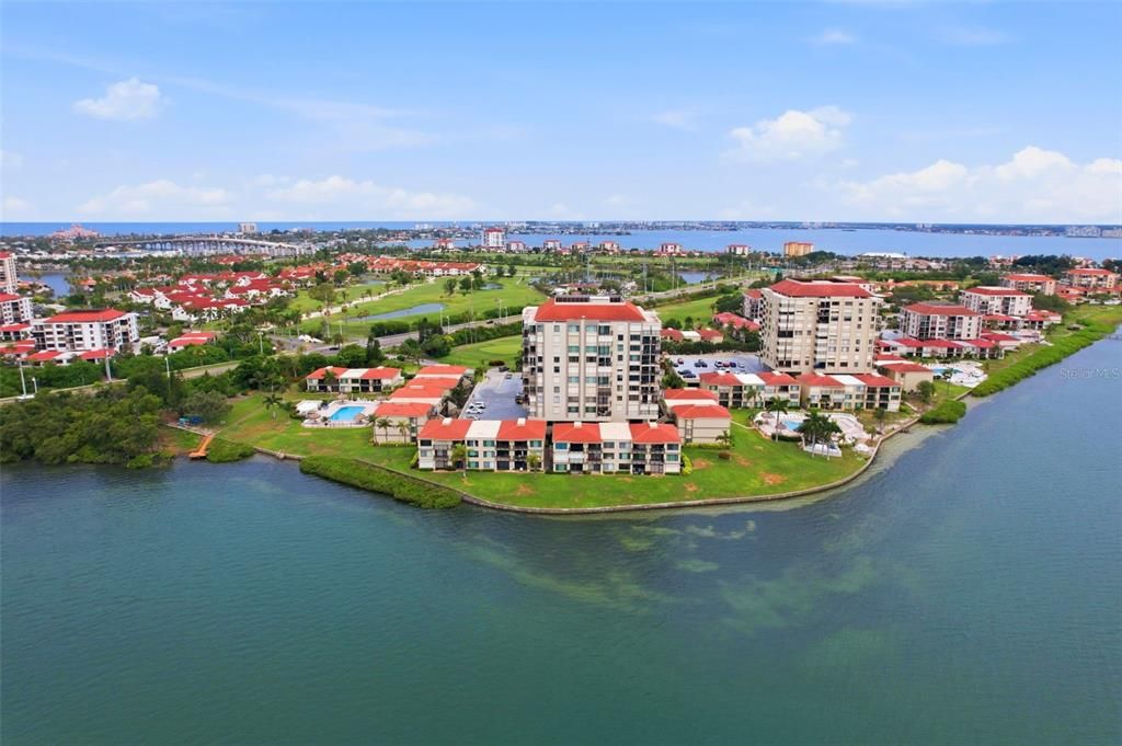 En Venta: $350,000 (2 camas, 2 baños, 915 Pies cuadrados)