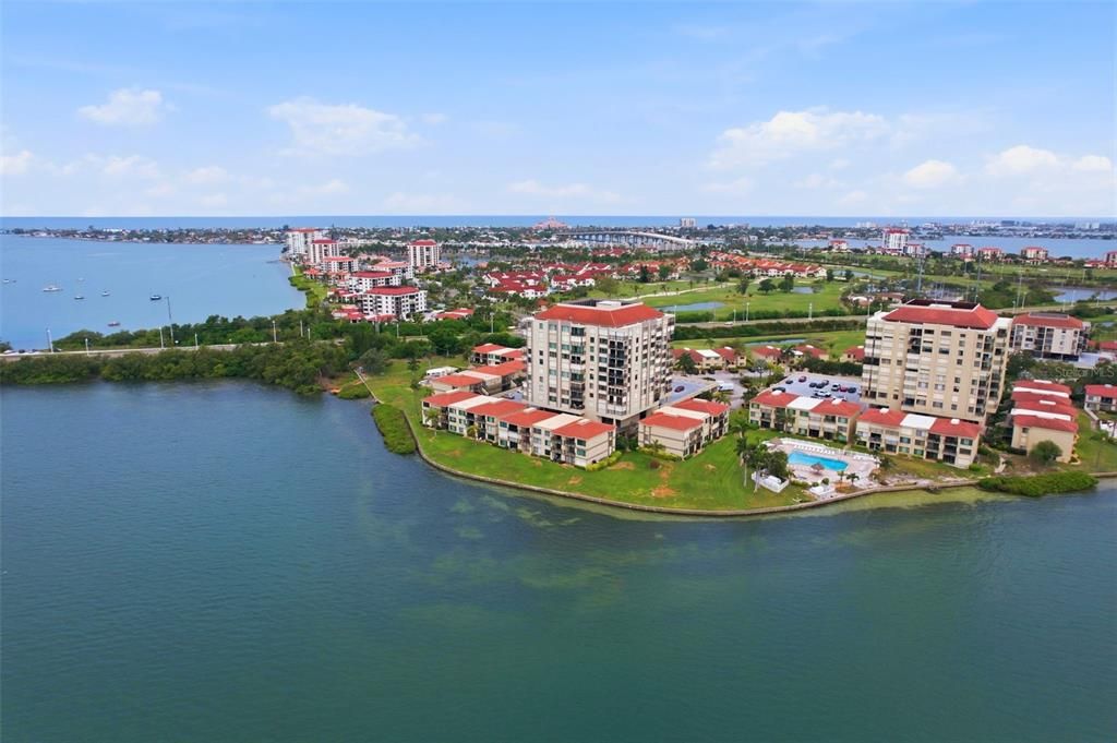En Venta: $350,000 (2 camas, 2 baños, 915 Pies cuadrados)