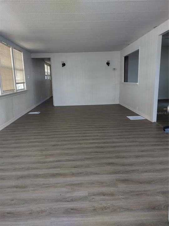For Rent: $1,500 (2 beds, 1 baths, 750 Square Feet)