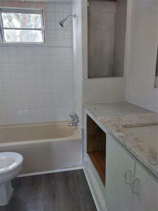 For Rent: $1,500 (2 beds, 1 baths, 750 Square Feet)