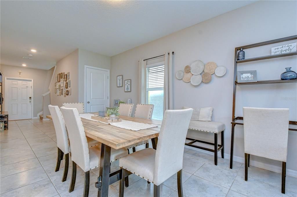 For Sale: $559,000 (6 beds, 3 baths, 2580 Square Feet)