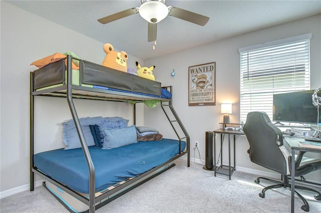 For Sale: $559,000 (6 beds, 3 baths, 2580 Square Feet)