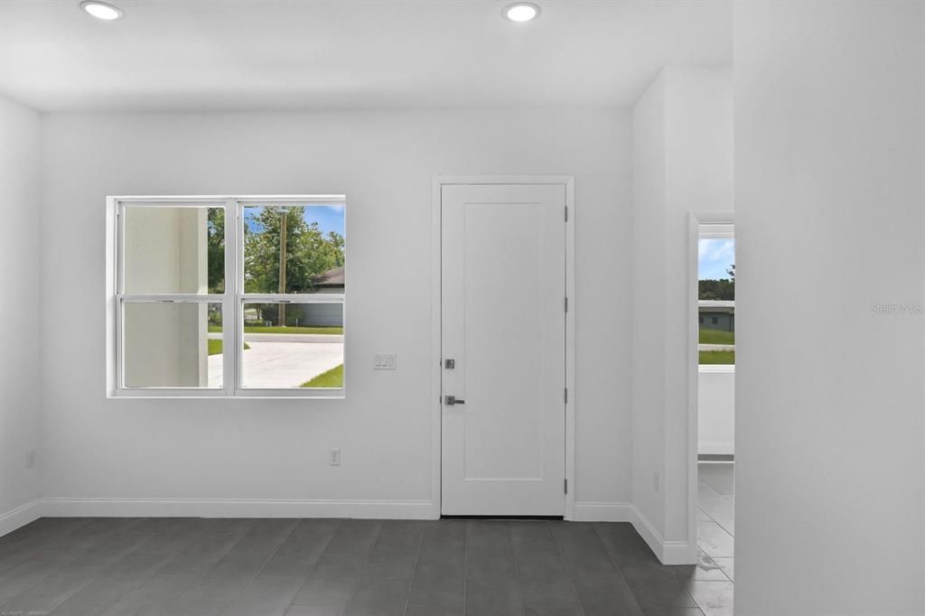 En Venta: $389,000 (3 camas, 3 baños, 1760 Pies cuadrados)