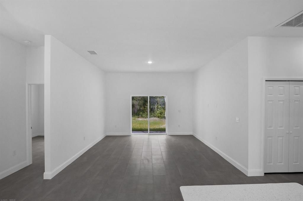 En Venta: $389,000 (3 camas, 3 baños, 1760 Pies cuadrados)
