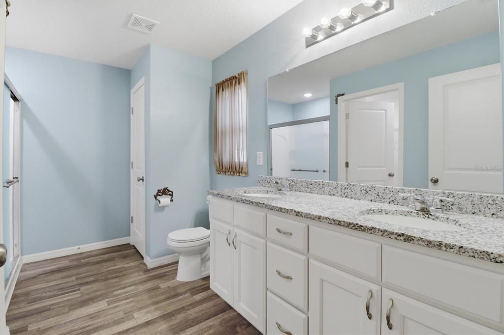 For Sale: $340,000 (4 beds, 2 baths, 1828 Square Feet)
