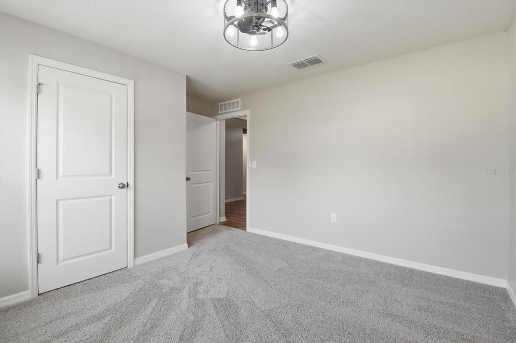 For Sale: $340,000 (4 beds, 2 baths, 1828 Square Feet)