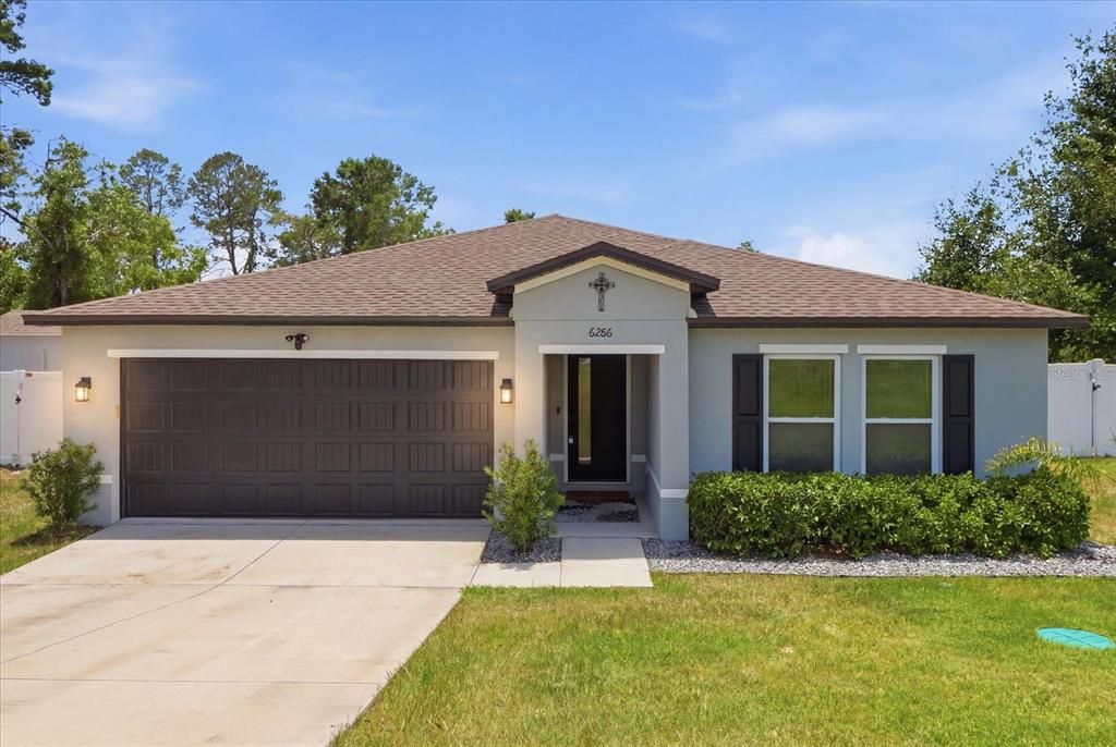 For Sale: $340,000 (4 beds, 2 baths, 1828 Square Feet)