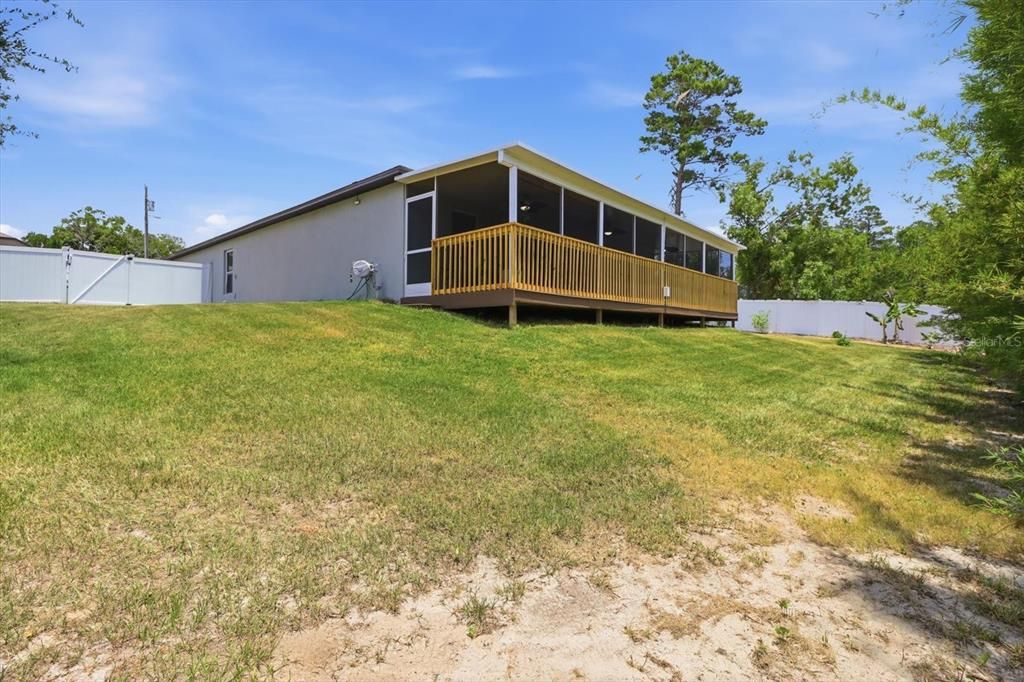 For Sale: $340,000 (4 beds, 2 baths, 1828 Square Feet)