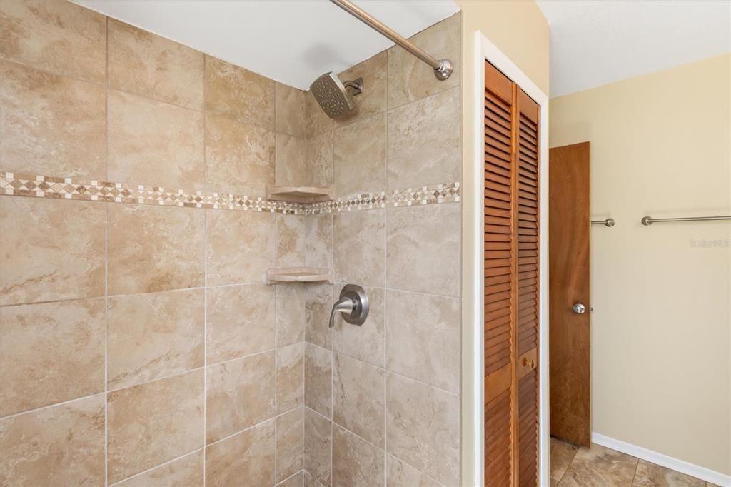 For Sale: $452,000 (3 beds, 3 baths, 2076 Square Feet)