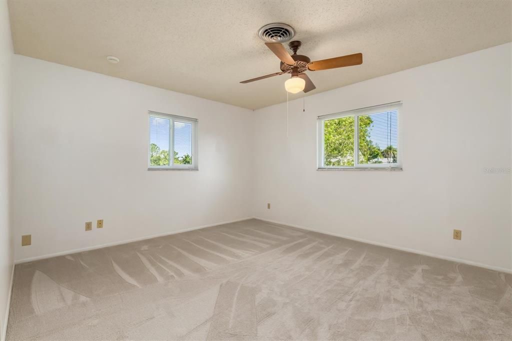 For Sale: $452,000 (3 beds, 3 baths, 2076 Square Feet)