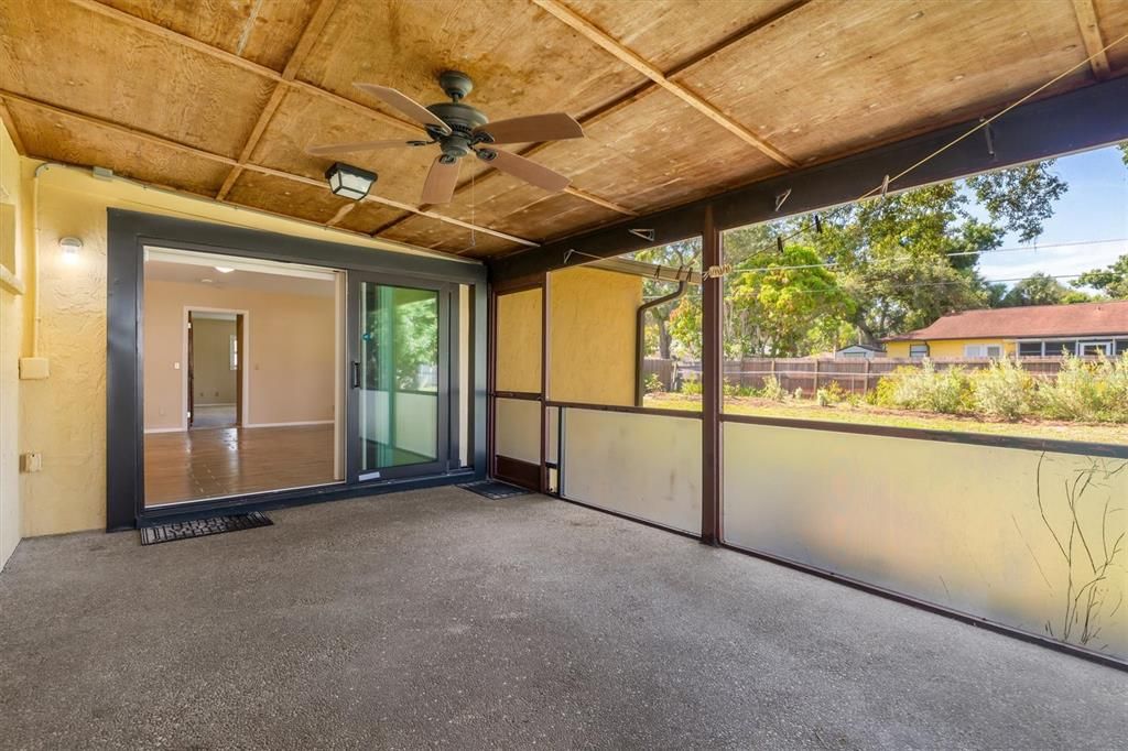 For Sale: $452,000 (3 beds, 3 baths, 2076 Square Feet)