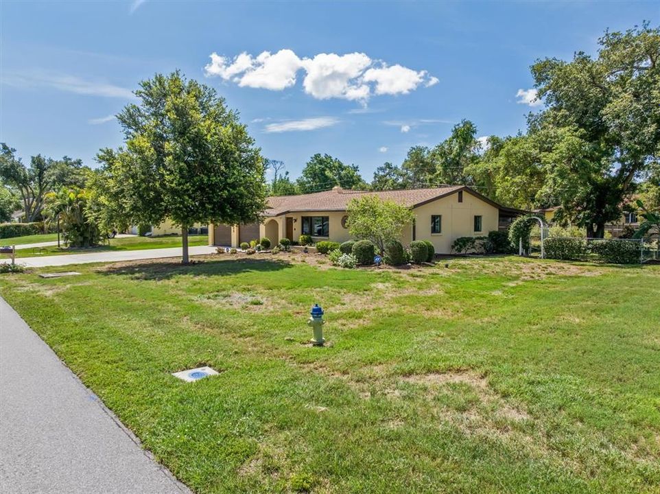 For Sale: $452,000 (3 beds, 3 baths, 2076 Square Feet)