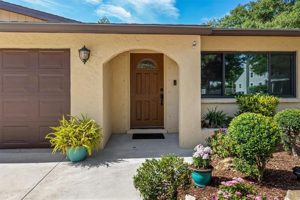 For Sale: $452,000 (3 beds, 3 baths, 2076 Square Feet)