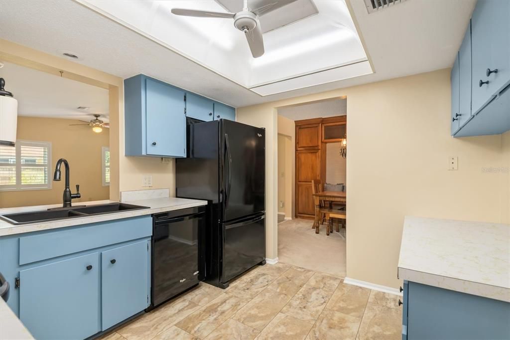 For Sale: $452,000 (3 beds, 3 baths, 2076 Square Feet)