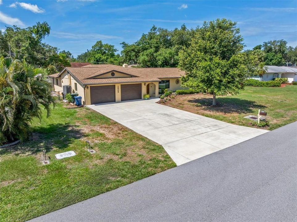 For Sale: $452,000 (3 beds, 3 baths, 2076 Square Feet)