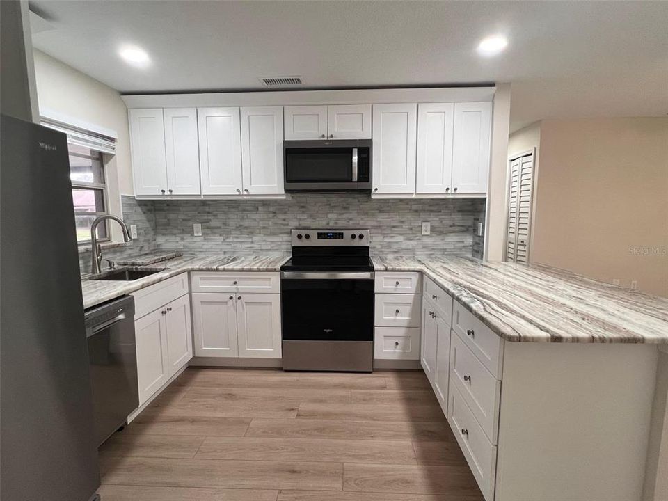 For Rent: $1,825 (3 beds, 1 baths, 998 Square Feet)