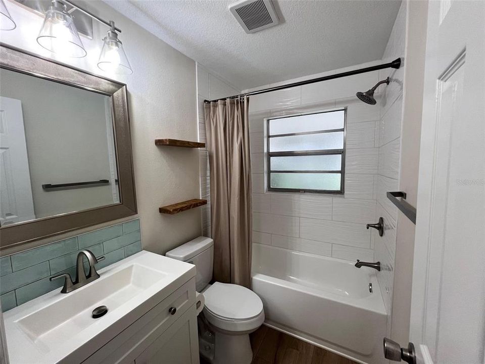 For Rent: $1,825 (3 beds, 1 baths, 998 Square Feet)