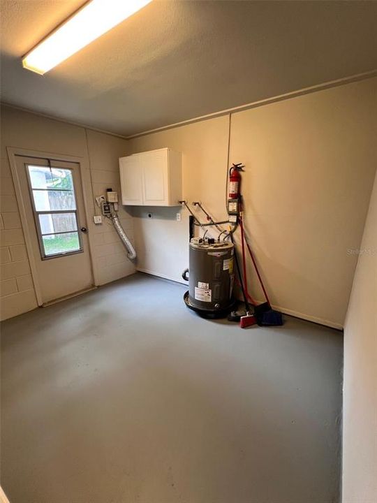 For Rent: $1,825 (3 beds, 1 baths, 998 Square Feet)