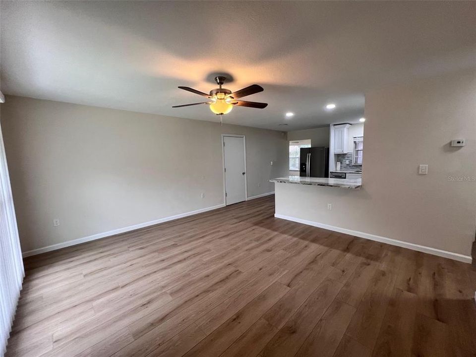 For Rent: $1,825 (3 beds, 1 baths, 998 Square Feet)