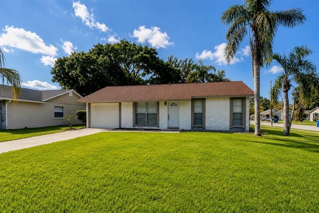 For Rent: $1,825 (3 beds, 1 baths, 998 Square Feet)