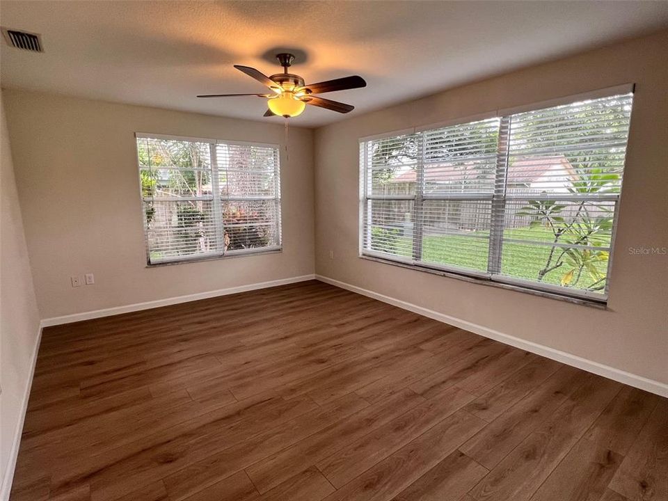 For Rent: $1,825 (3 beds, 1 baths, 998 Square Feet)