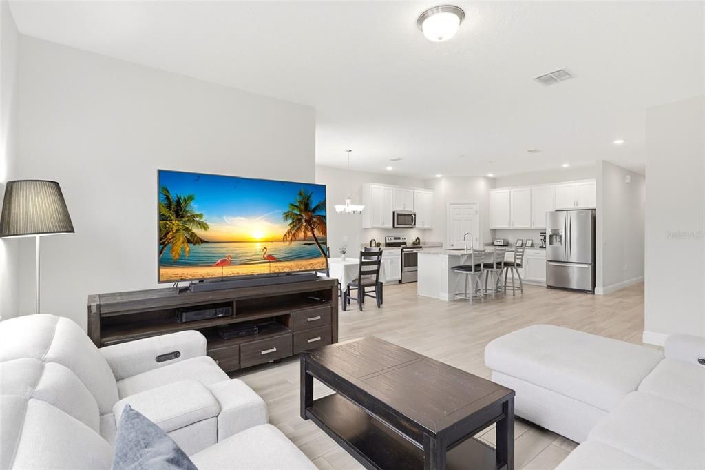 Active With Contract: $625,000 (4 beds, 2 baths, 1920 Square Feet)