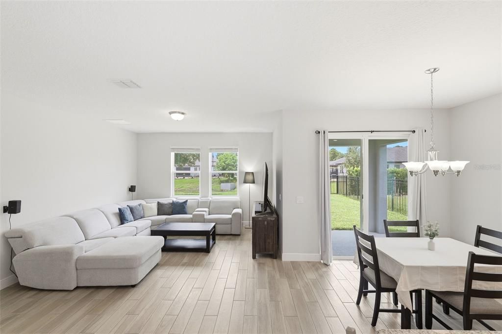 Active With Contract: $625,000 (4 beds, 2 baths, 1920 Square Feet)
