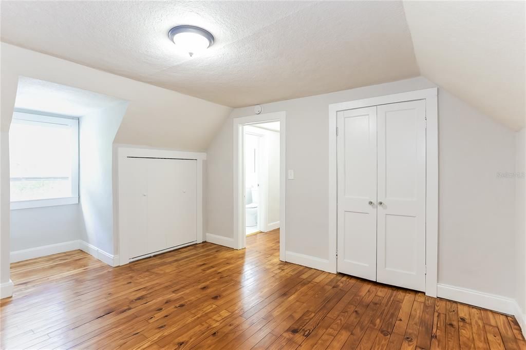 En Venta: $290,000 (4 camas, 2 baños, 2448 Pies cuadrados)