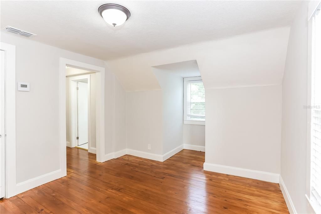 En Venta: $290,000 (4 camas, 2 baños, 2448 Pies cuadrados)
