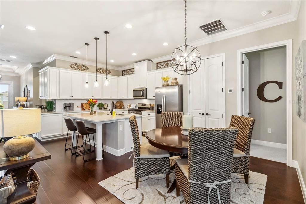 На продажу: $449,900 (3 спален, 2 ванн, 1863 Квадратных фут)
