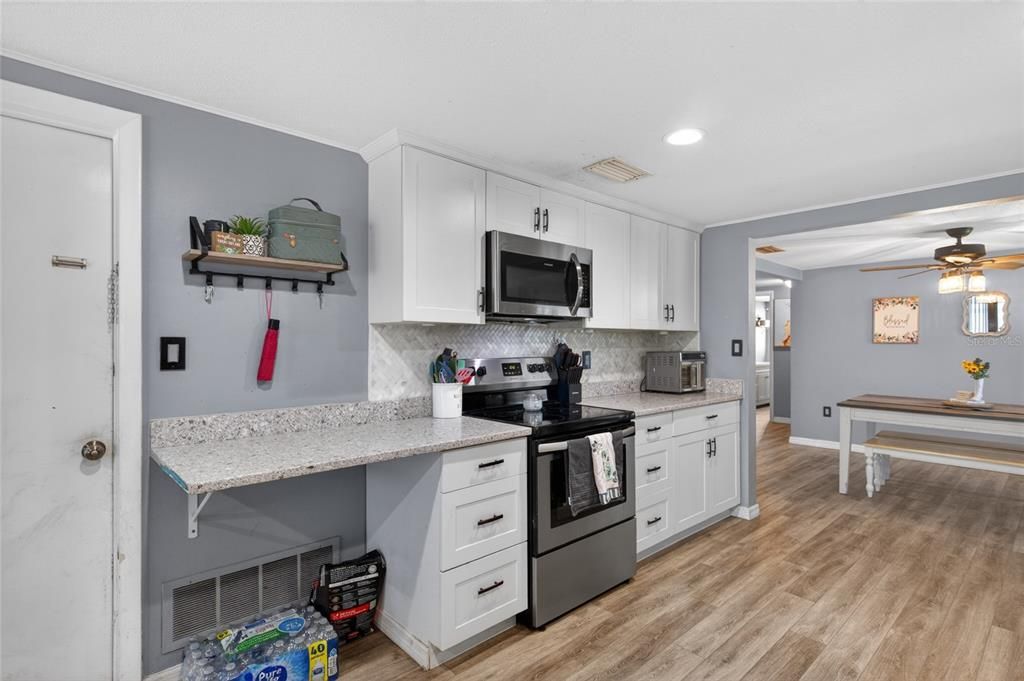 For Sale: $245,000 (2 beds, 2 baths, 1281 Square Feet)