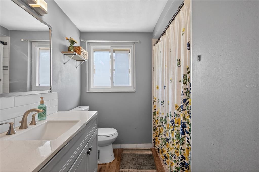 For Sale: $245,000 (2 beds, 2 baths, 1281 Square Feet)