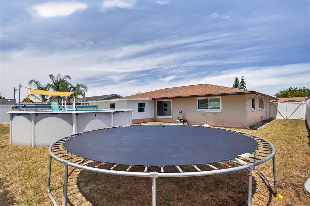 For Sale: $245,000 (2 beds, 2 baths, 1281 Square Feet)
