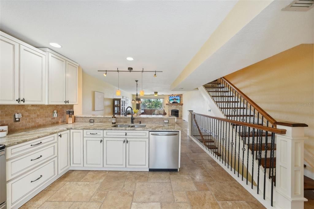 For Rent: $4,000 (2 beds, 2 baths, 1650 Square Feet)