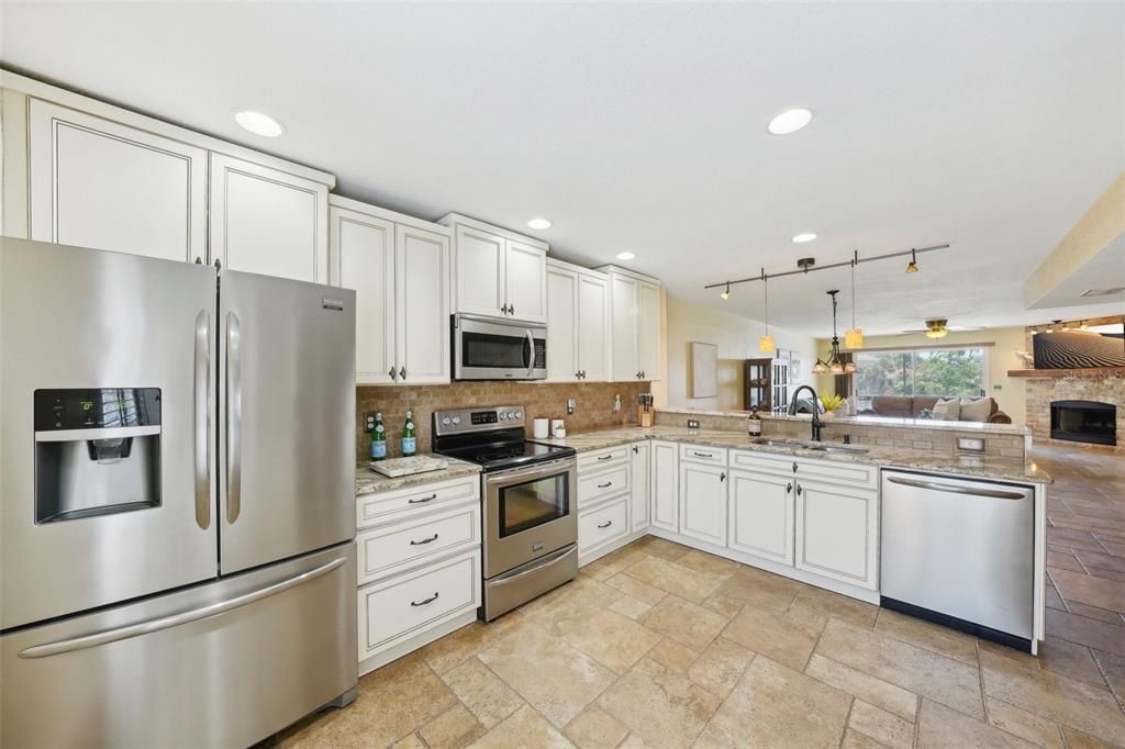 For Rent: $4,000 (2 beds, 2 baths, 1650 Square Feet)