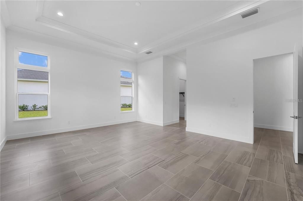 For Sale: $3,300,000 (6 beds, 6 baths, 7093 Square Feet)