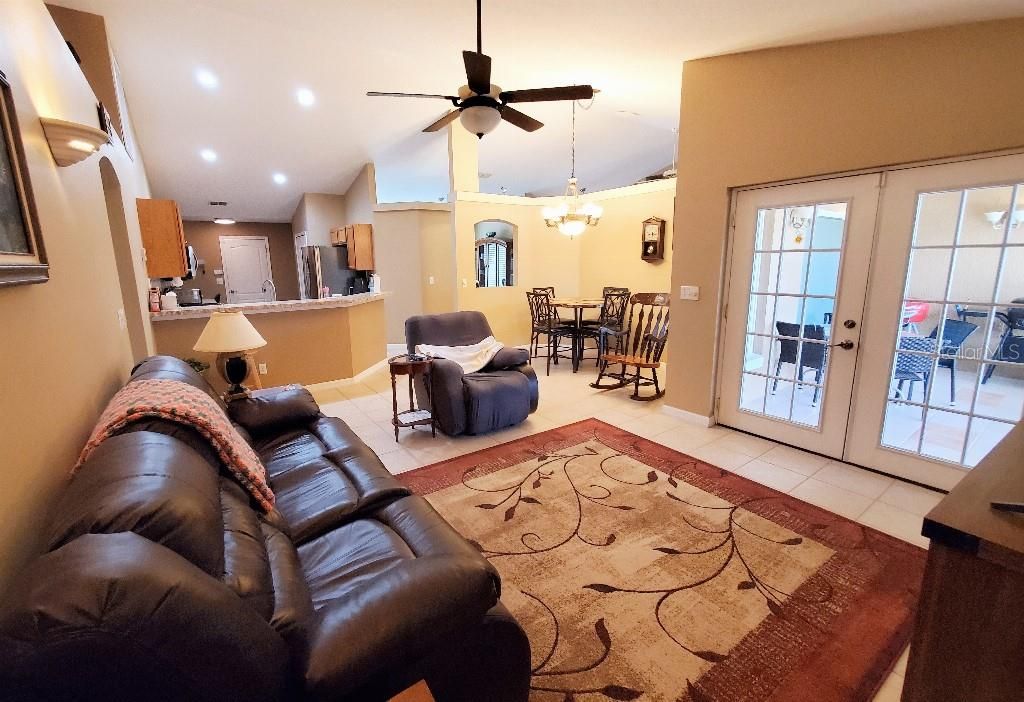 Active With Contract: $368,000 (3 beds, 2 baths, 1940 Square Feet)
