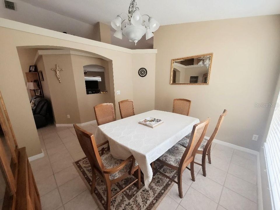 Active With Contract: $368,000 (3 beds, 2 baths, 1940 Square Feet)