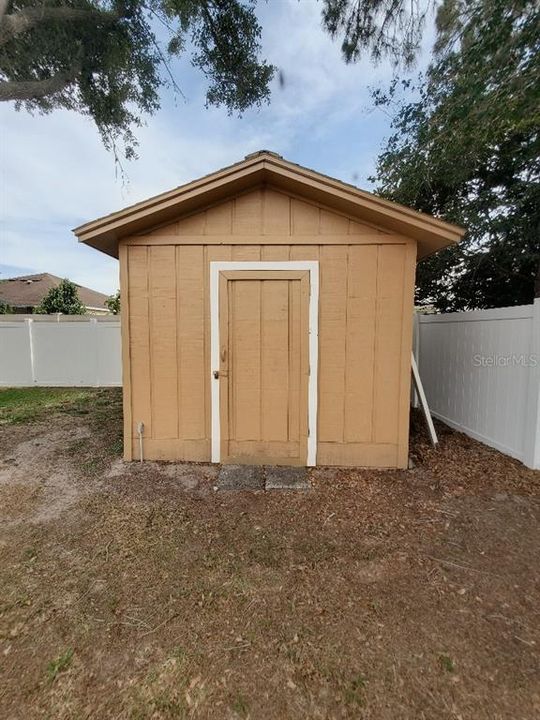 Active With Contract: $368,000 (3 beds, 2 baths, 1940 Square Feet)