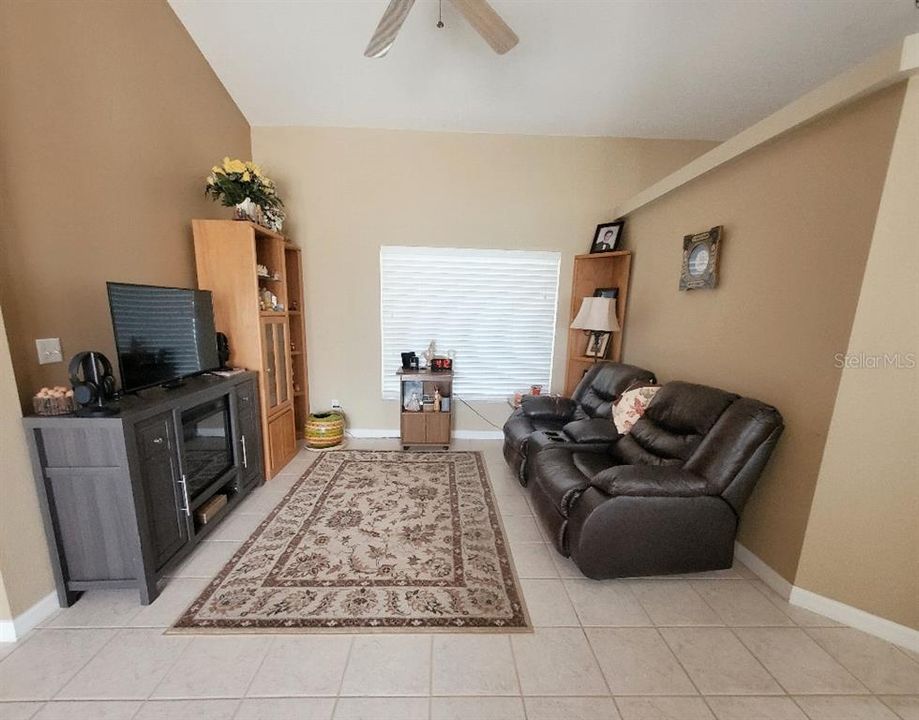 Active With Contract: $368,000 (3 beds, 2 baths, 1940 Square Feet)