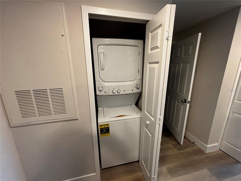 В аренду: $1,900 (2 спален, 2 ванн, 900 Квадратных фут)