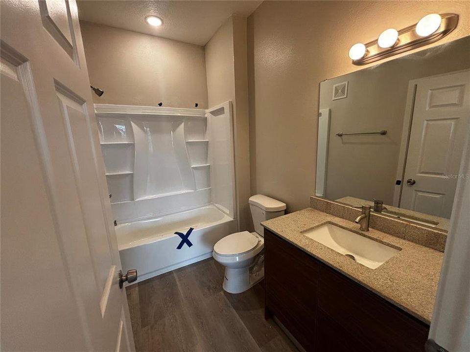В аренду: $1,900 (2 спален, 2 ванн, 900 Квадратных фут)