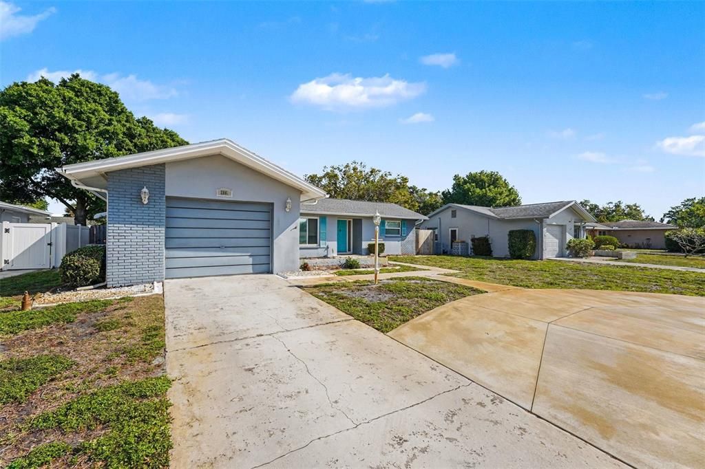 For Rent: $2,600 (2 beds, 2 baths, 1322 Square Feet)